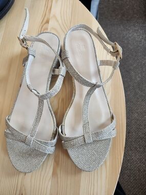 David's Bridal DB Studio STAS Gold Glitter Block Heel Sandals Size 6